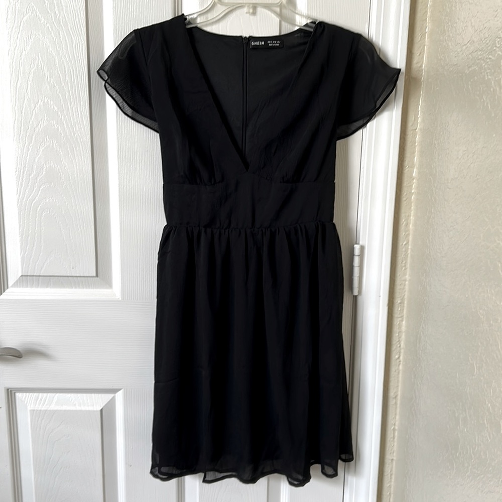 SHEIN, short sleeve black dress with tie in front or back, size S, never worn